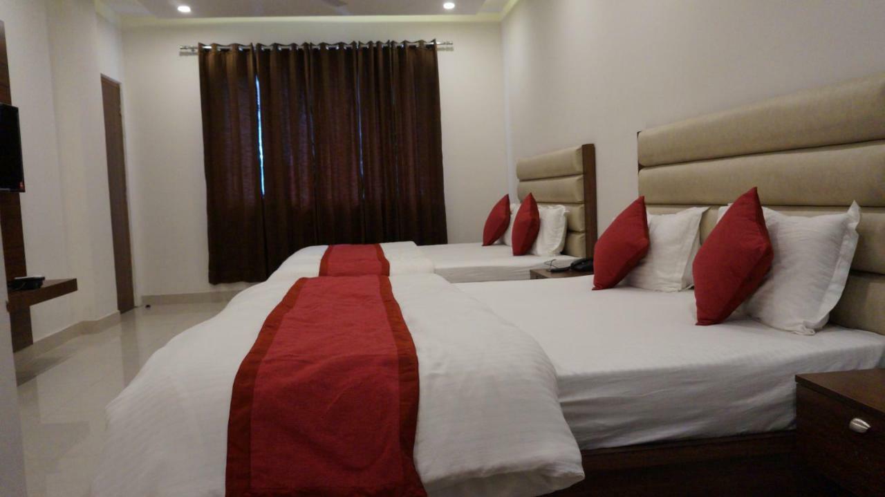 Hotel Aakash Residency Dehradun Bagian luar foto