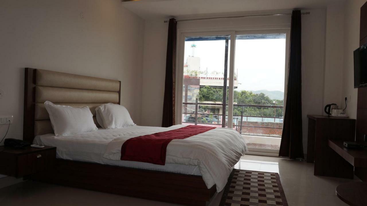 Hotel Aakash Residency Dehradun Bagian luar foto