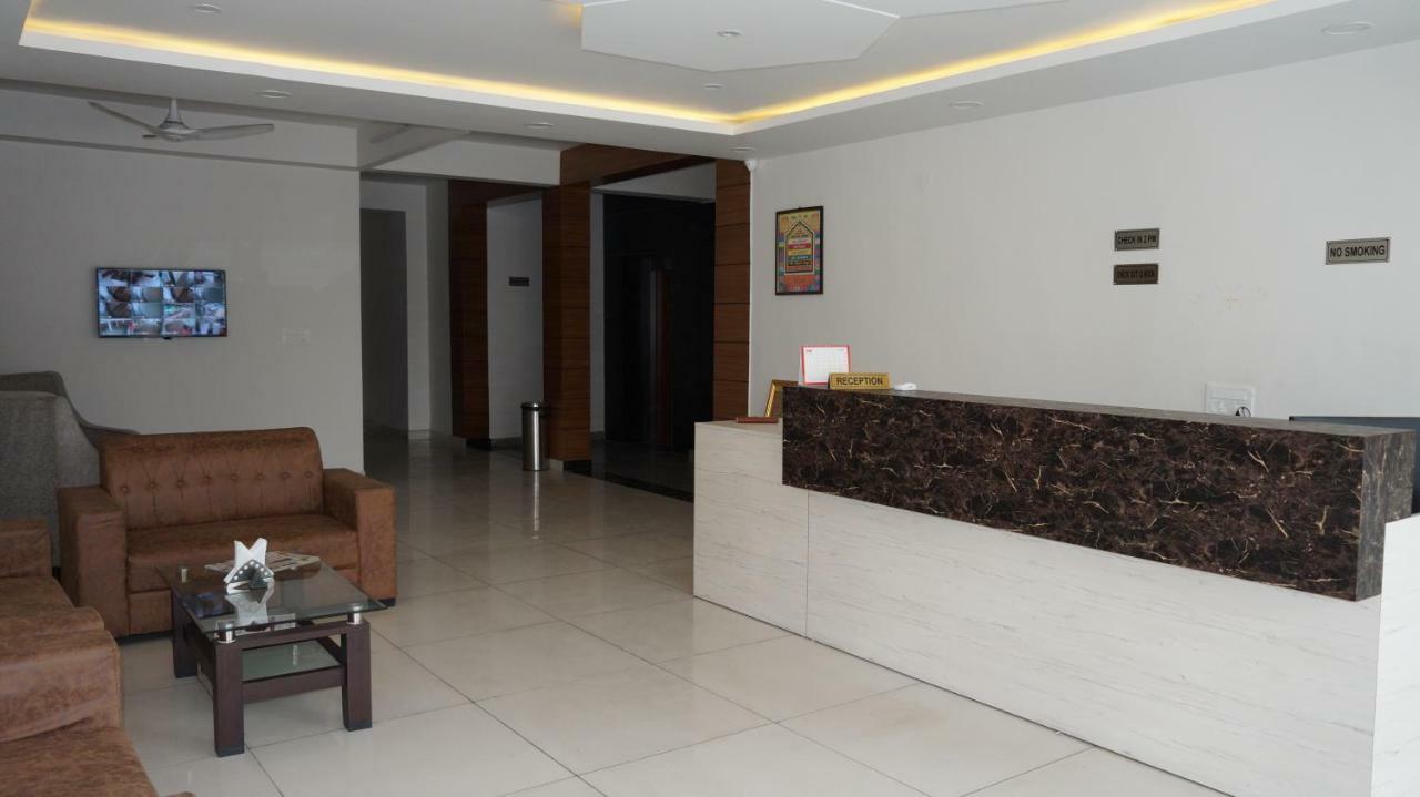 Hotel Aakash Residency Dehradun Bagian luar foto