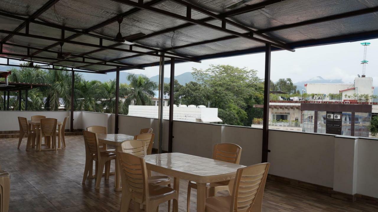 Hotel Aakash Residency Dehradun Bagian luar foto